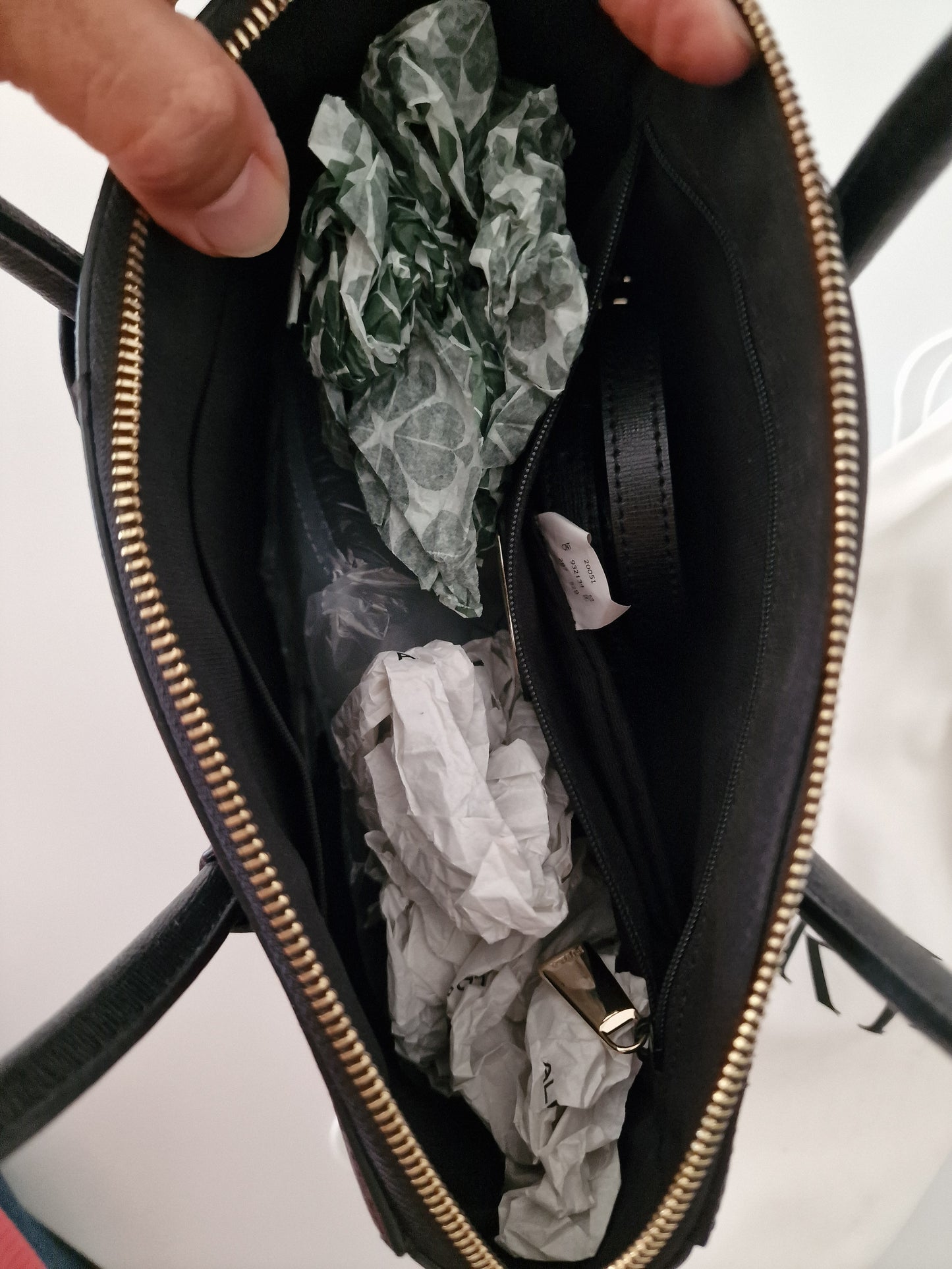 FURLA GENUINE LEATHER HANDBAG ( MADE IN ITALY 100% ORIGINAL)