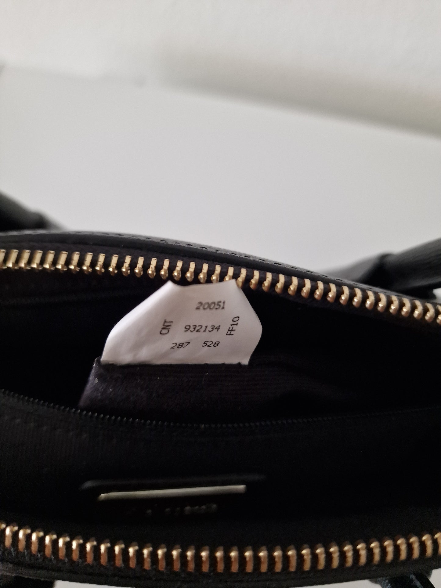 FURLA GENUINE LEATHER HANDBAG ( MADE IN ITALY 100% ORIGINAL)